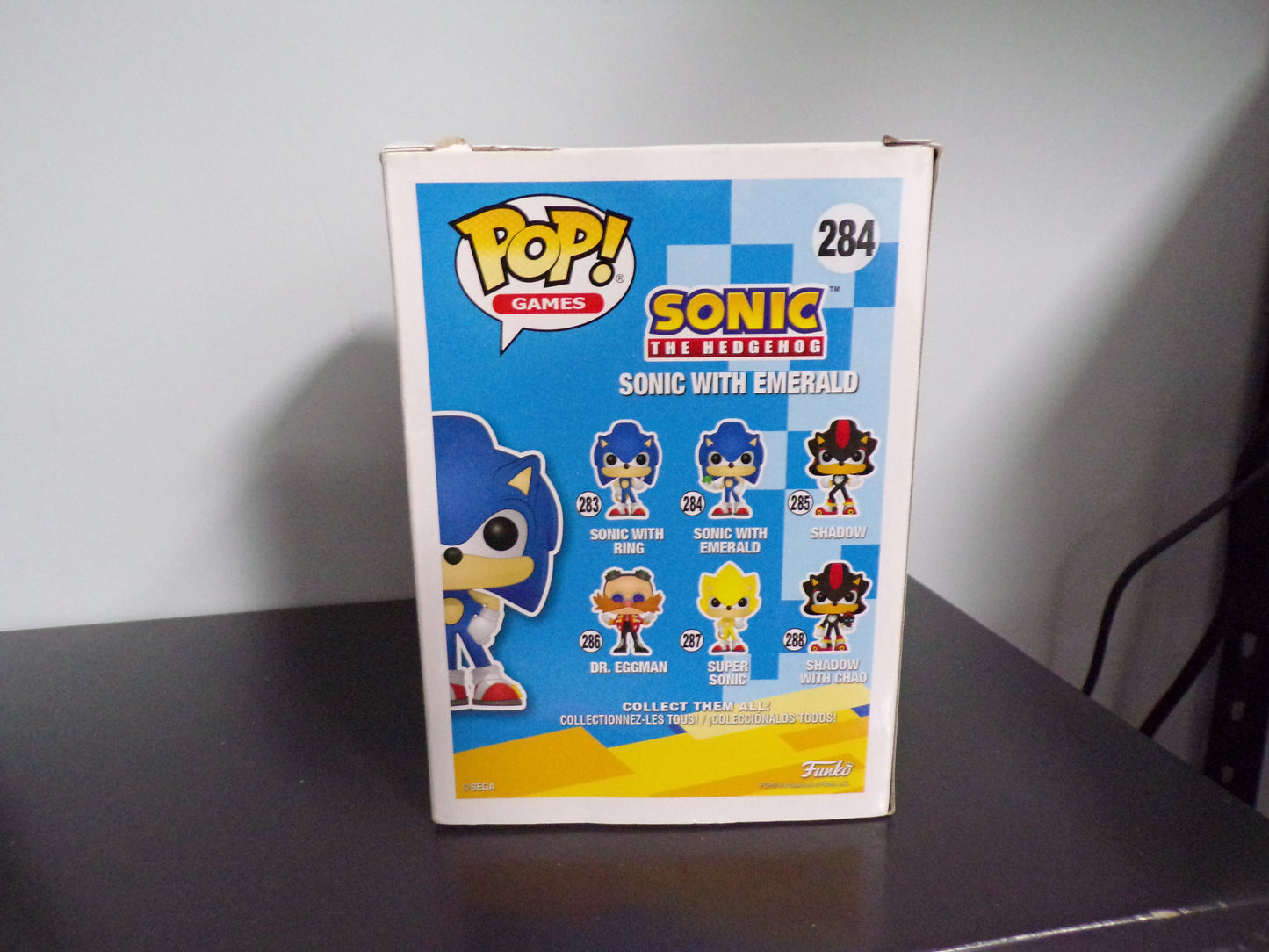Funko Pop! Sonic the Hedgehog - Sonic with Emerald #284