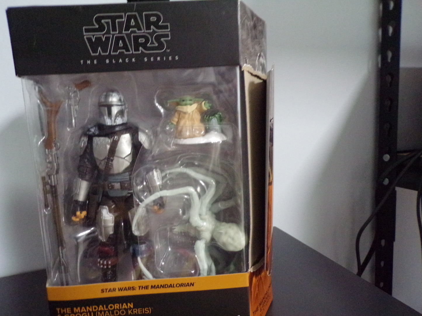 Hasbro Star Wars The Black Series - The Mandalorian & Grogu Action Figure