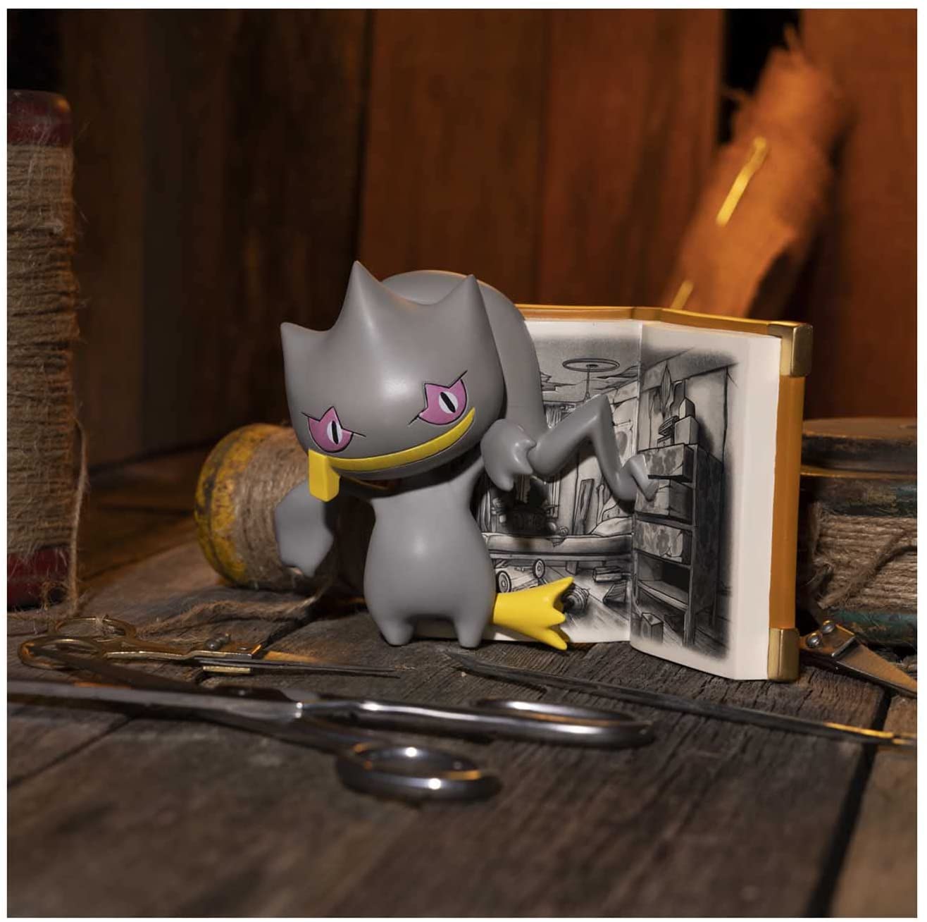 Pokemon Scary Stories Figure - Pokemon Center × Vic Lee - Story of Banette