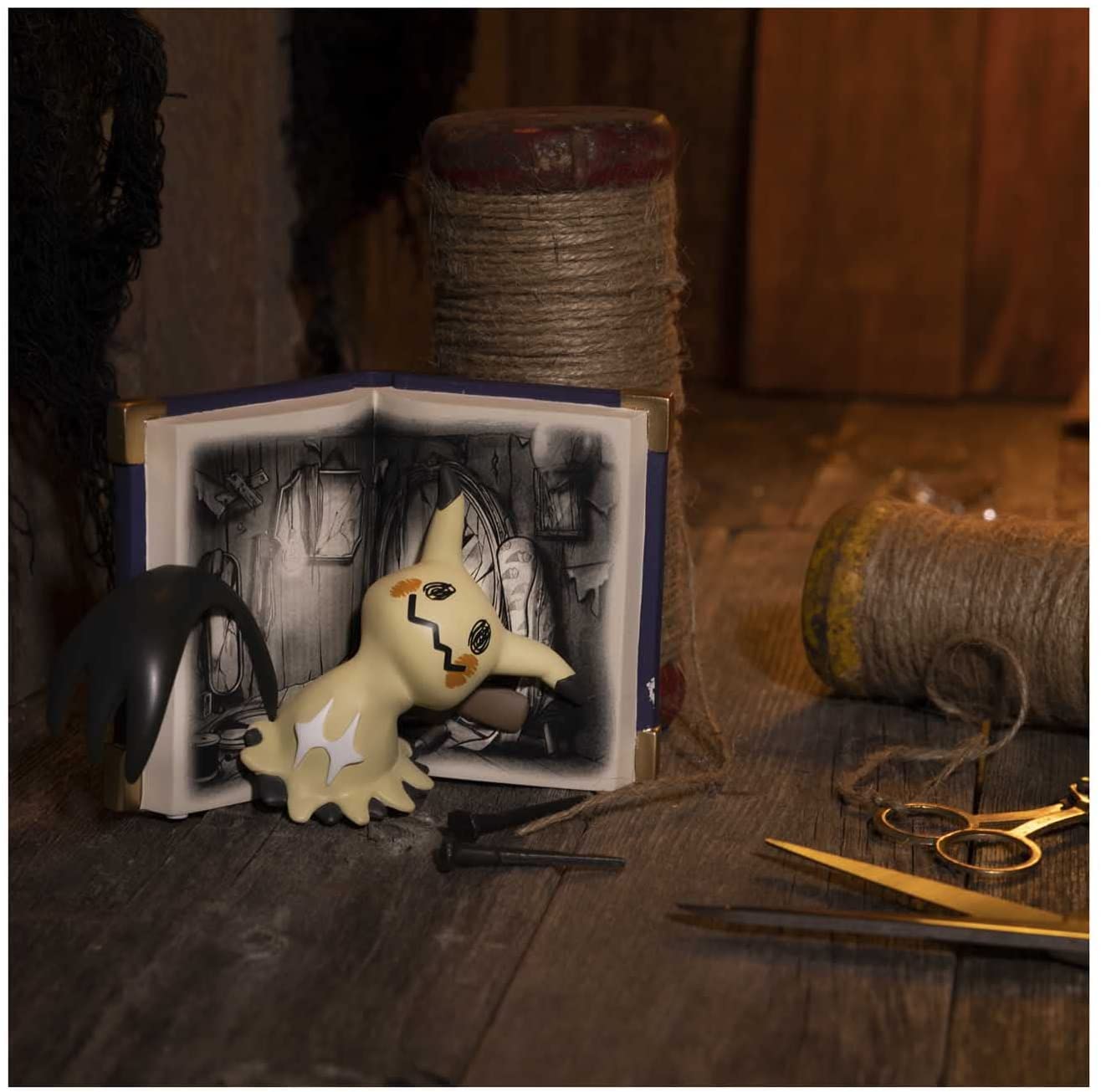 Pokemon Scary Stories Figure - Pokemon Center × Vic Lee - Story of Mimikyu