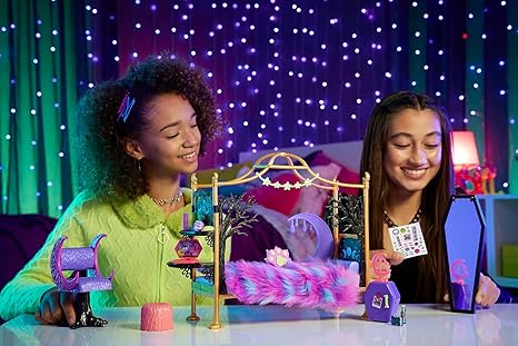 Monster High Playset, Clawdeen Wolf Bedroom with Doll House Furniture & Accessories Like Spooky Decor & Snacks, Sticker Sheet