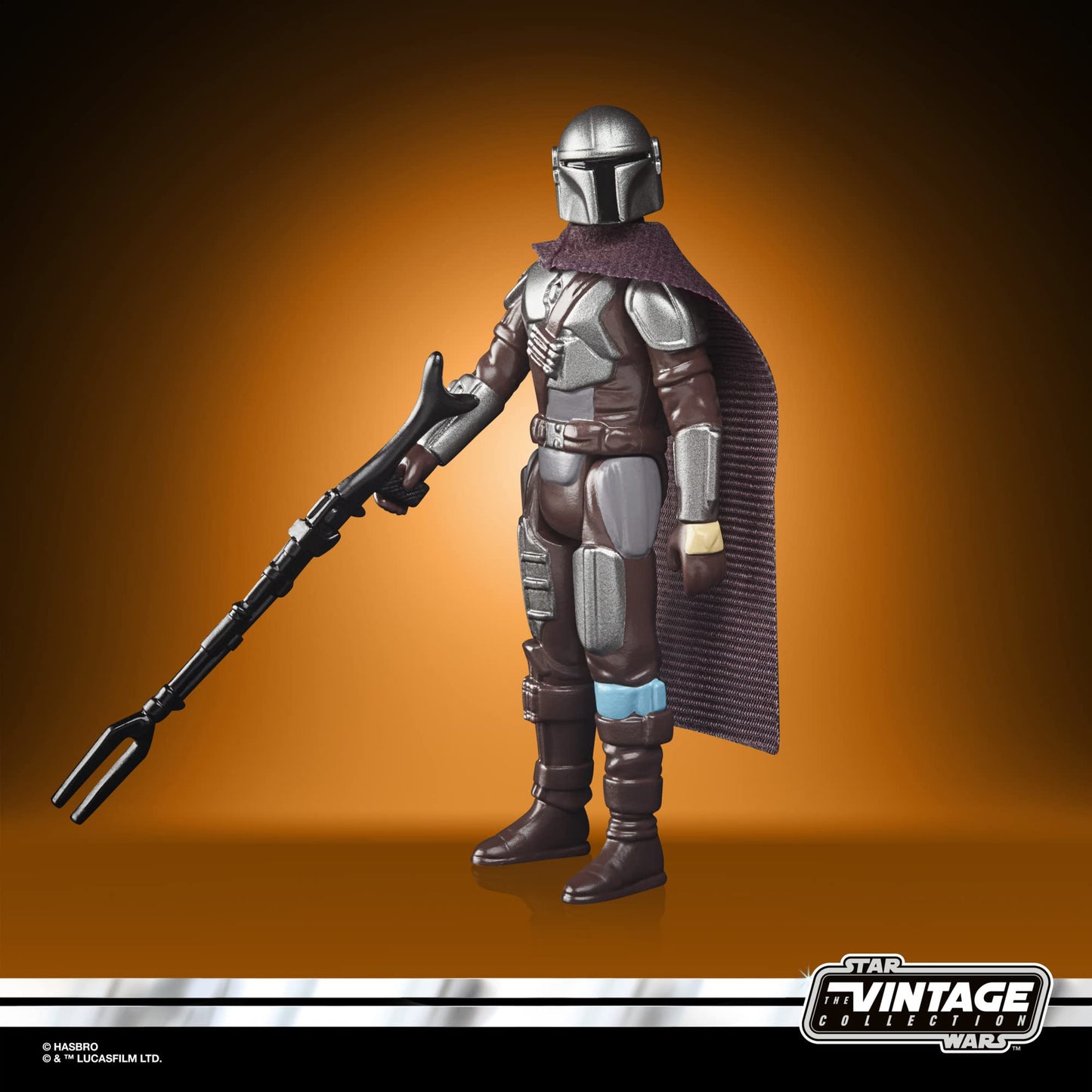 Star Wars Retro Collection The Mandalorian (Beskar) Toy 3.75-Inch-Scale The Mandalorian Collectible Action Figure, Accessories