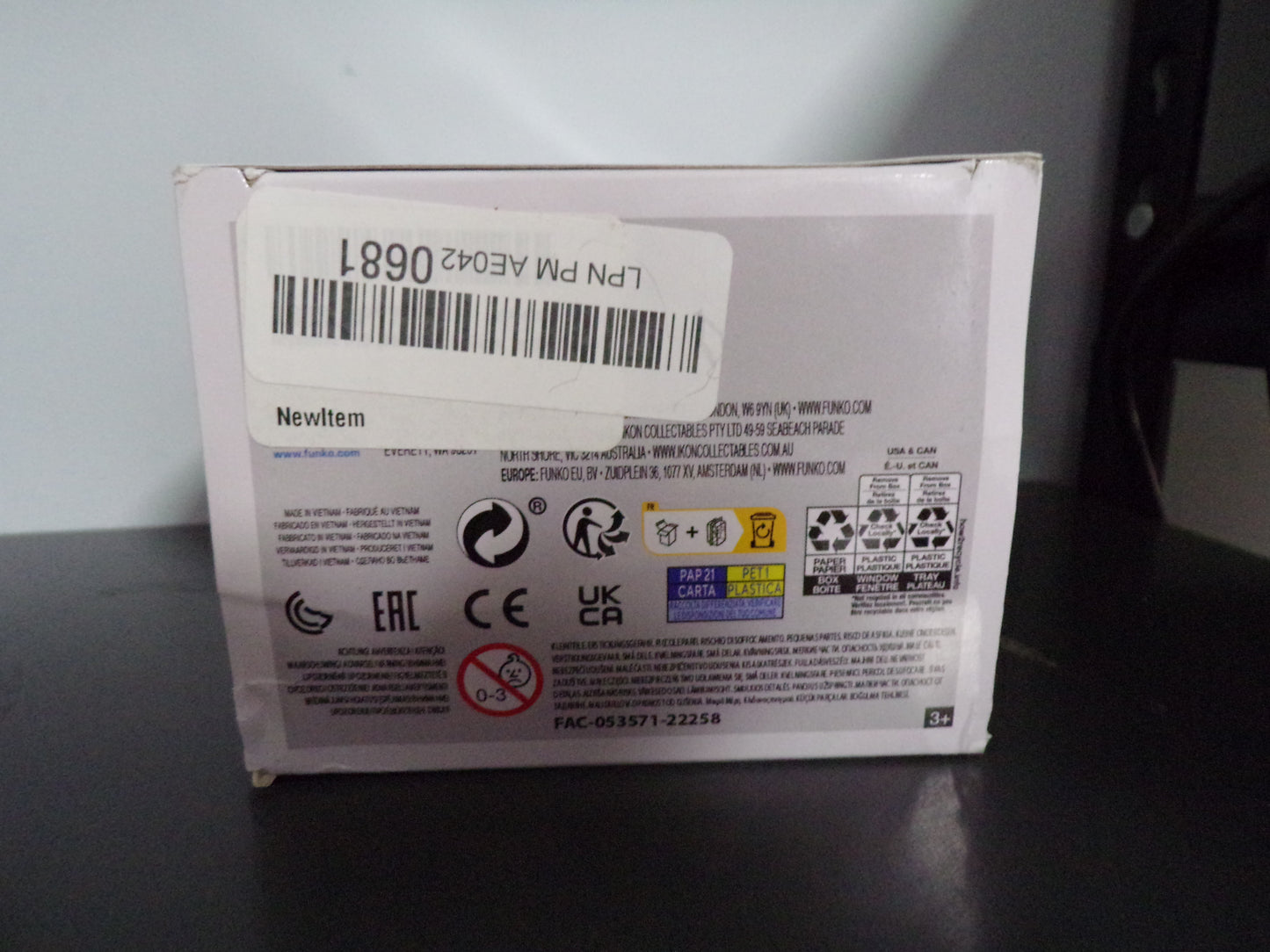 Funko Pop! Marvel - Mysterio EE Exclusive GITD #1156