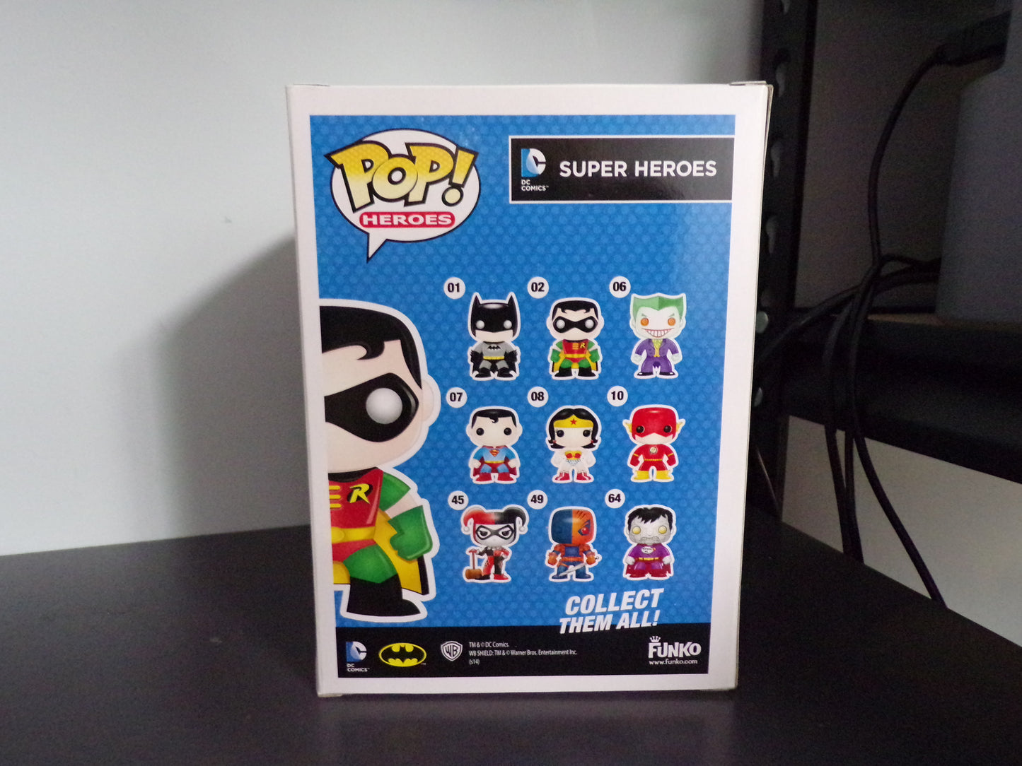 Funko Pop! DC Super Heroes - Robin Limited Chase Edition #02 SLIGHT DAMAGE