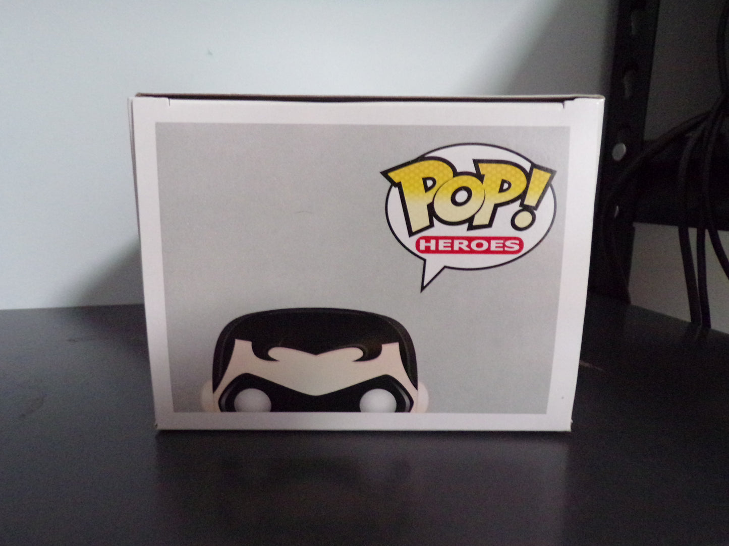 Funko Pop! DC Super Heroes - Robin Limited Chase Edition #02 SLIGHT DAMAGE