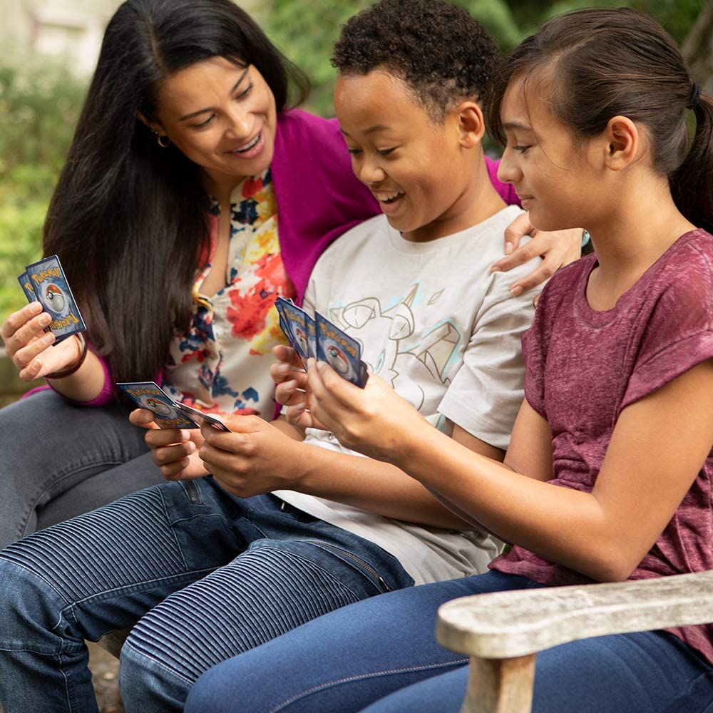 Pokemon TCG: League Battle Deck - Reshiram & Charizard GX