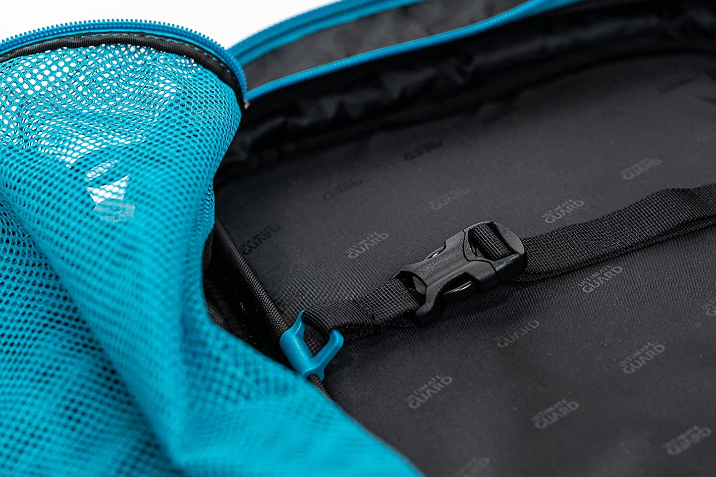 Ultimate Guard Backpack - Vago 28 Journey