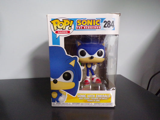 Funko Pop! Sonic the Hedgehog - Sonic with Emerald #284