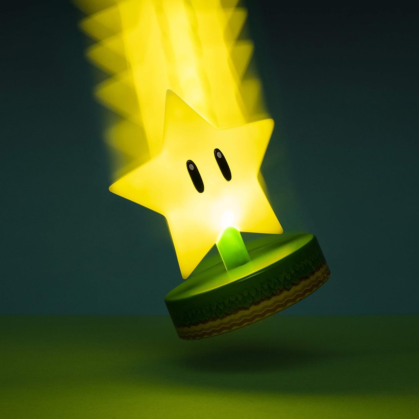Paladone Super Mario Super Star Icon Light Collector #006