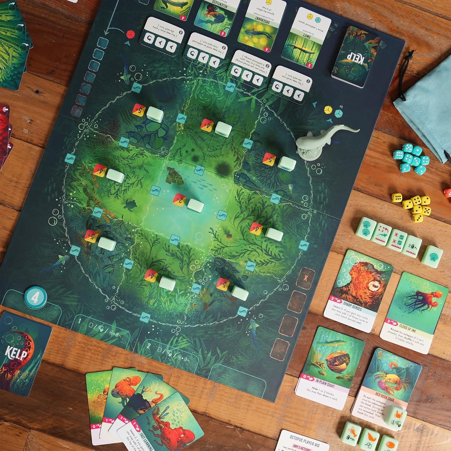 Kelp - Shark vs. Octopus • 2 Player Game • Strategy Board Game, Asymmetric Gameplay • Authentic Copy • English, Ages 10+ • Standard Edition, Made by Wonderbow Games