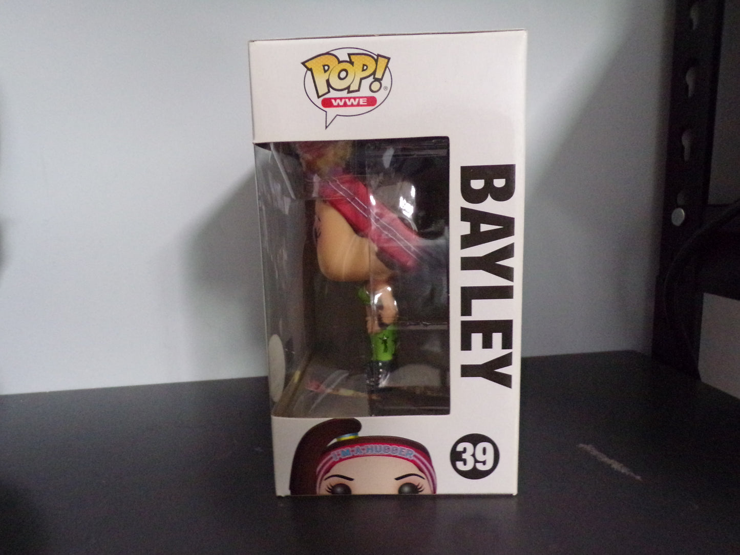 Funko Pop! WWE - Bayley ToysRUs #39 BOX WEAR