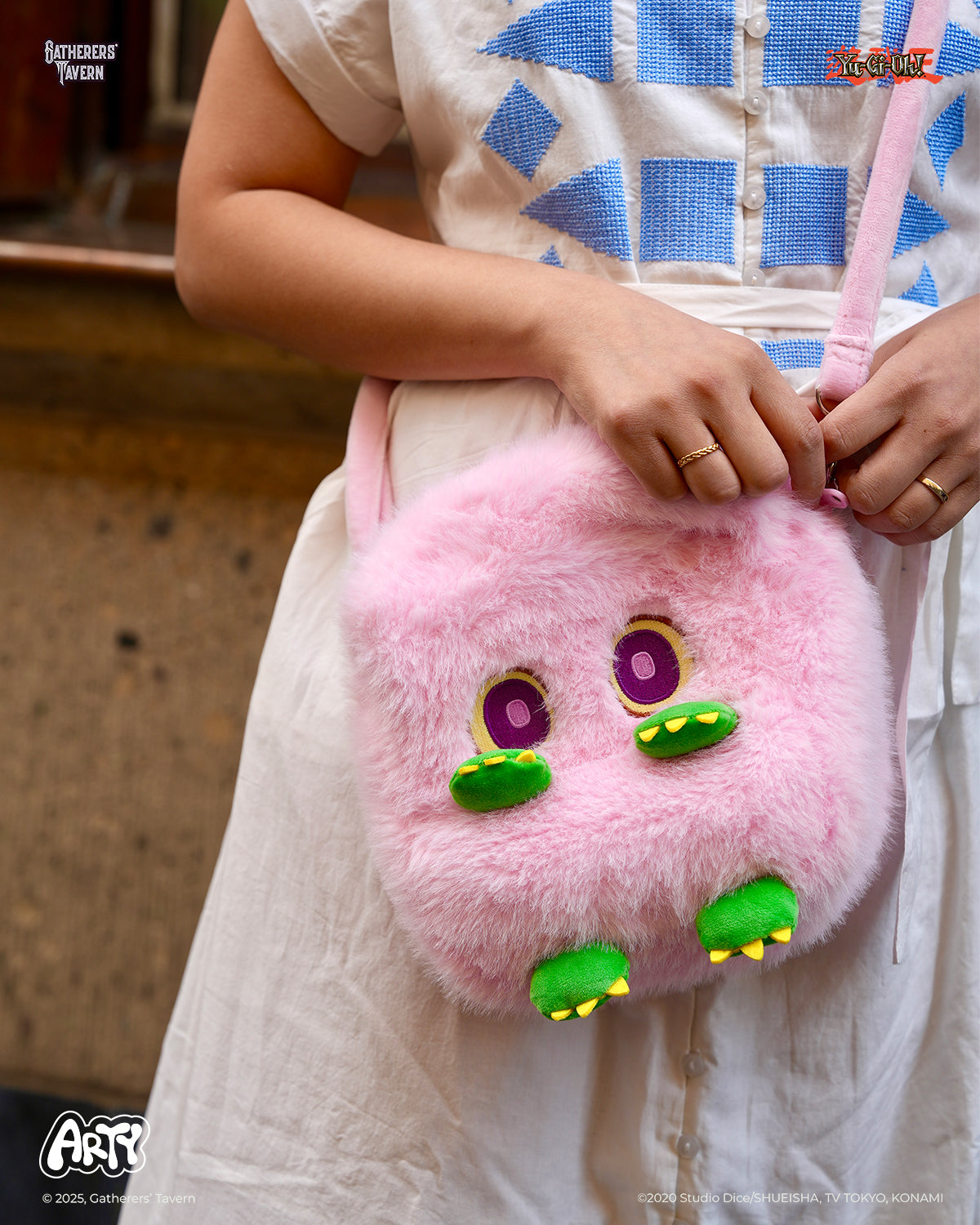 ARTY Yu-Gi-Oh! Kuribee ARTY Sling Crossbody Plush Bag – Official Licensed Gatherers’ Tavern Accessory